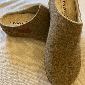 Taos - Woollery slip-ons-Warm Sand